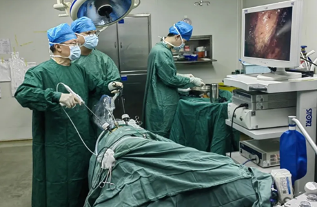 90岁奶奶勇闯“生命禁区”！我院泌尿外科成功完成高难度腹腔镜手术